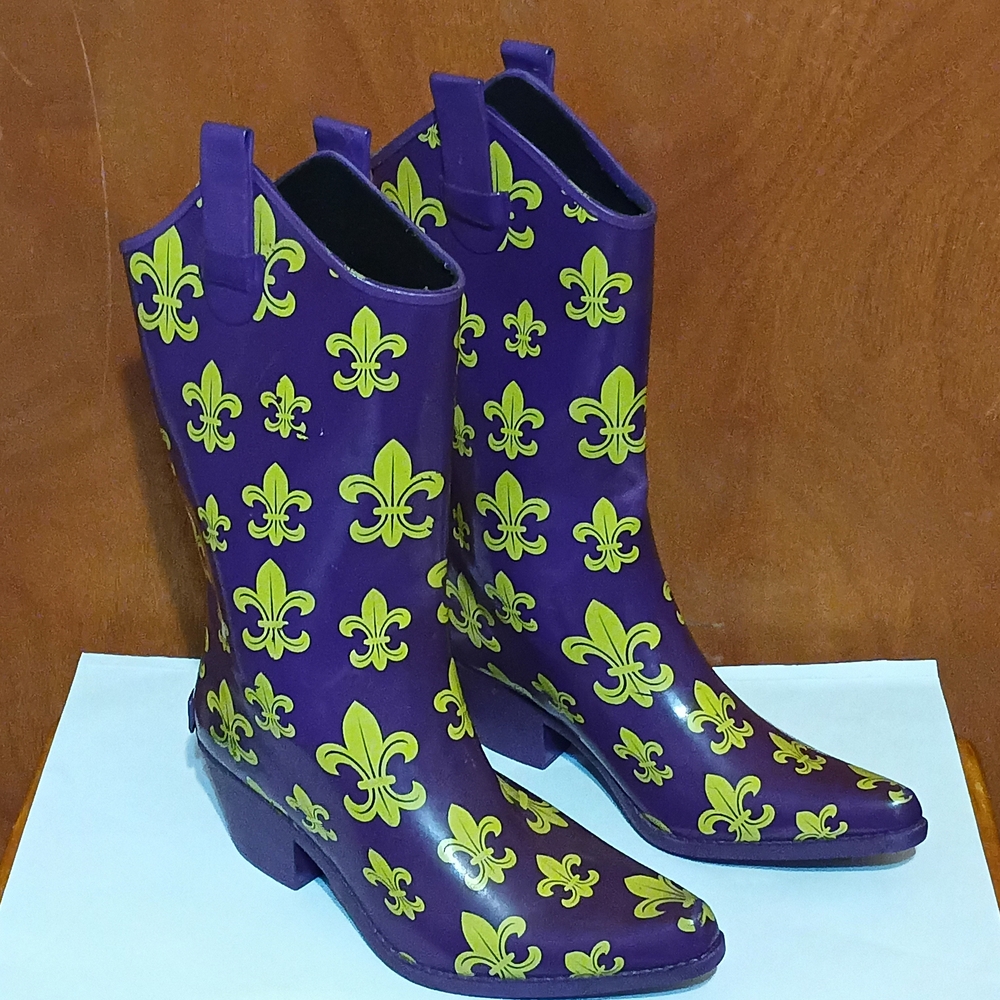 Women's purple and gold cowboy boots size 6 symbol Fleur de Lis